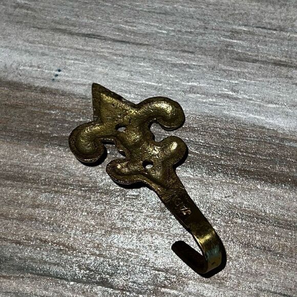 Solid Brass Coat Towel Hat Hook Wall Mount Fleur De Lis Hanger Key Robe leash - Picture 5 of 6